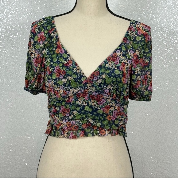Urban Outfitters Cropped Floral Mesh Sweetheart top size Large women’s - Picture 8 of 9